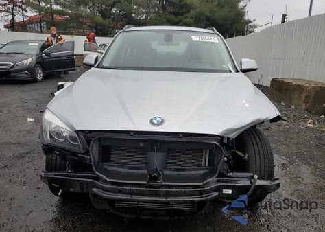 2015 BMW X1 xDrive28I из США, поврежденный, VIN WBAVL1C55FVY40312